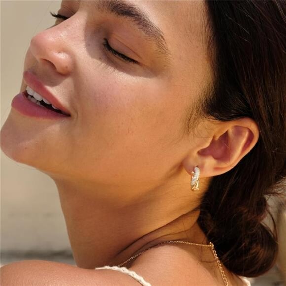 💛Small Gold Hoop Earrings – 14K Gold Plated💛 - Picture 3 of 5